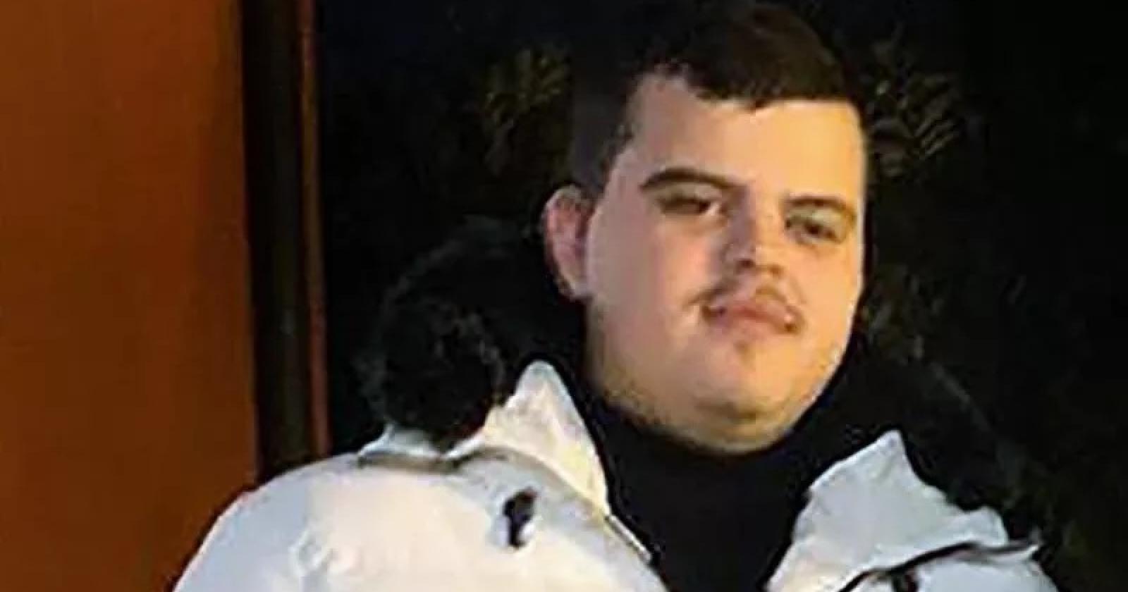 Un giovane cuore spezzato sulla strada: la storia di Alfred Vocaj