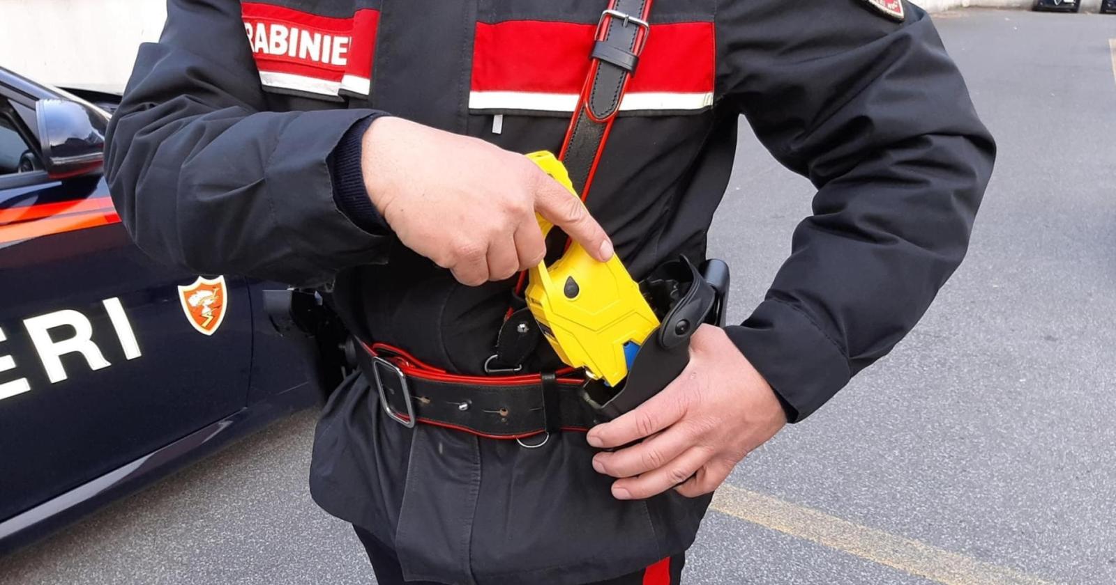 Panico all'IperTosano: l'uso del Taser per immobilizzare un uomo in escandescenze