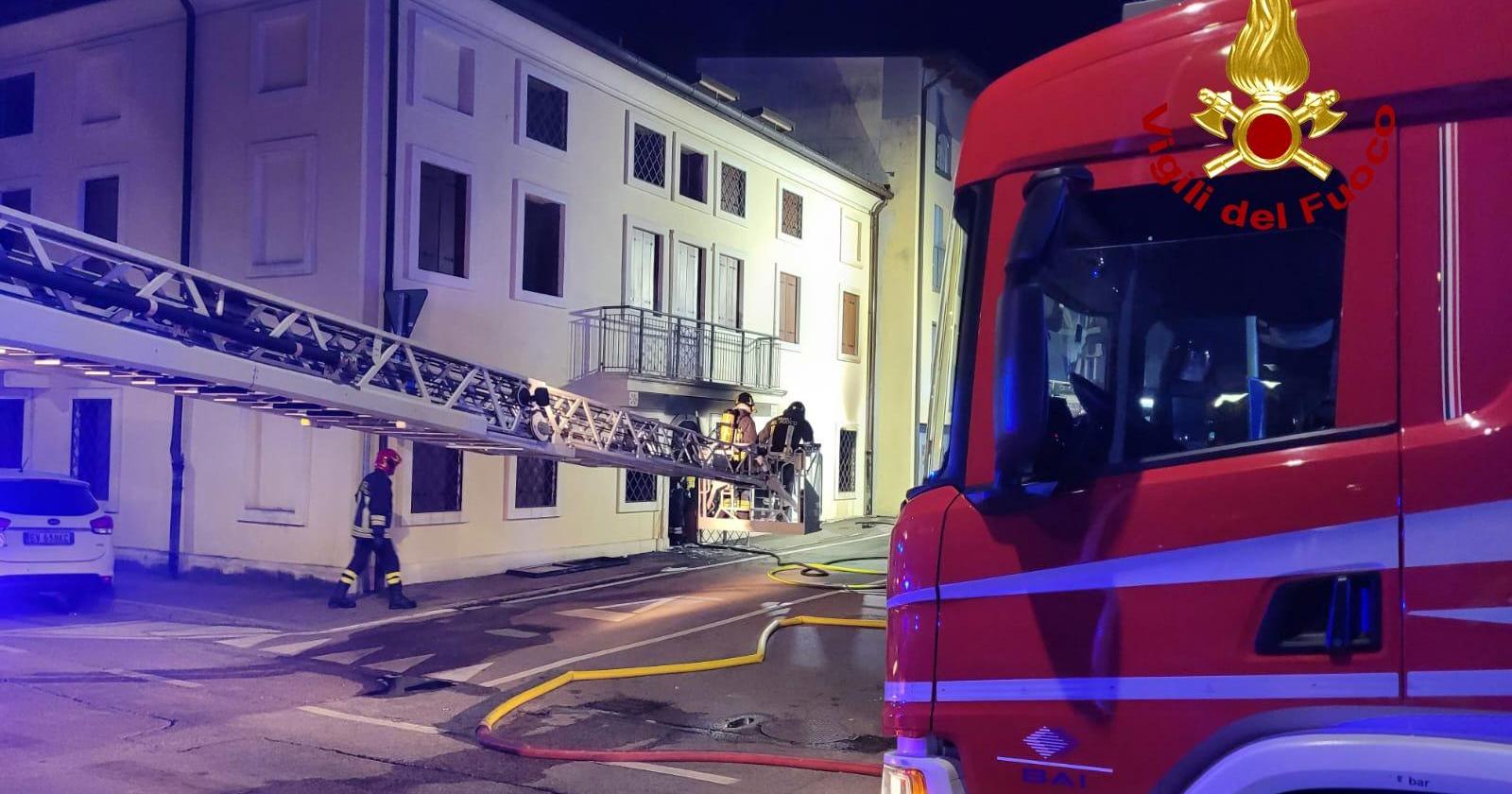 Incendio a Vicenza: Un'Analisi Dettagliata dell'Evento e delle Sue Conseguenze