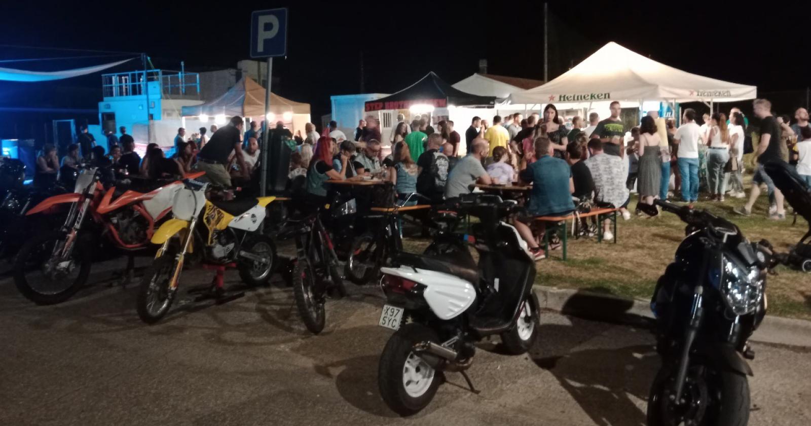 L’America invade il paese