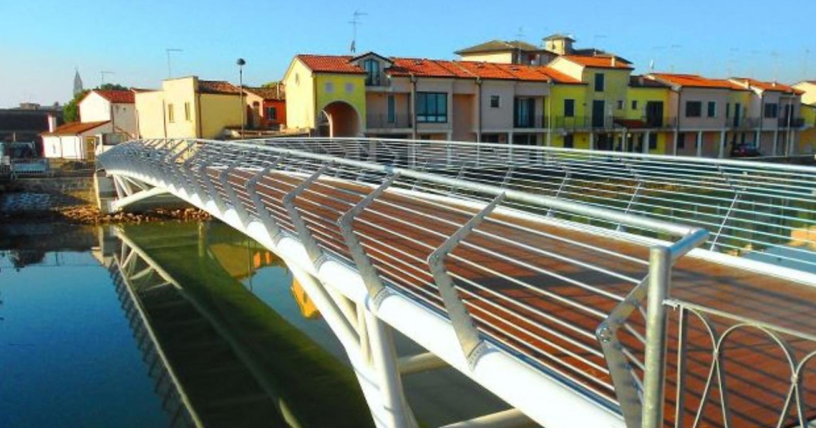 Domani riapre il ponte Canareggio