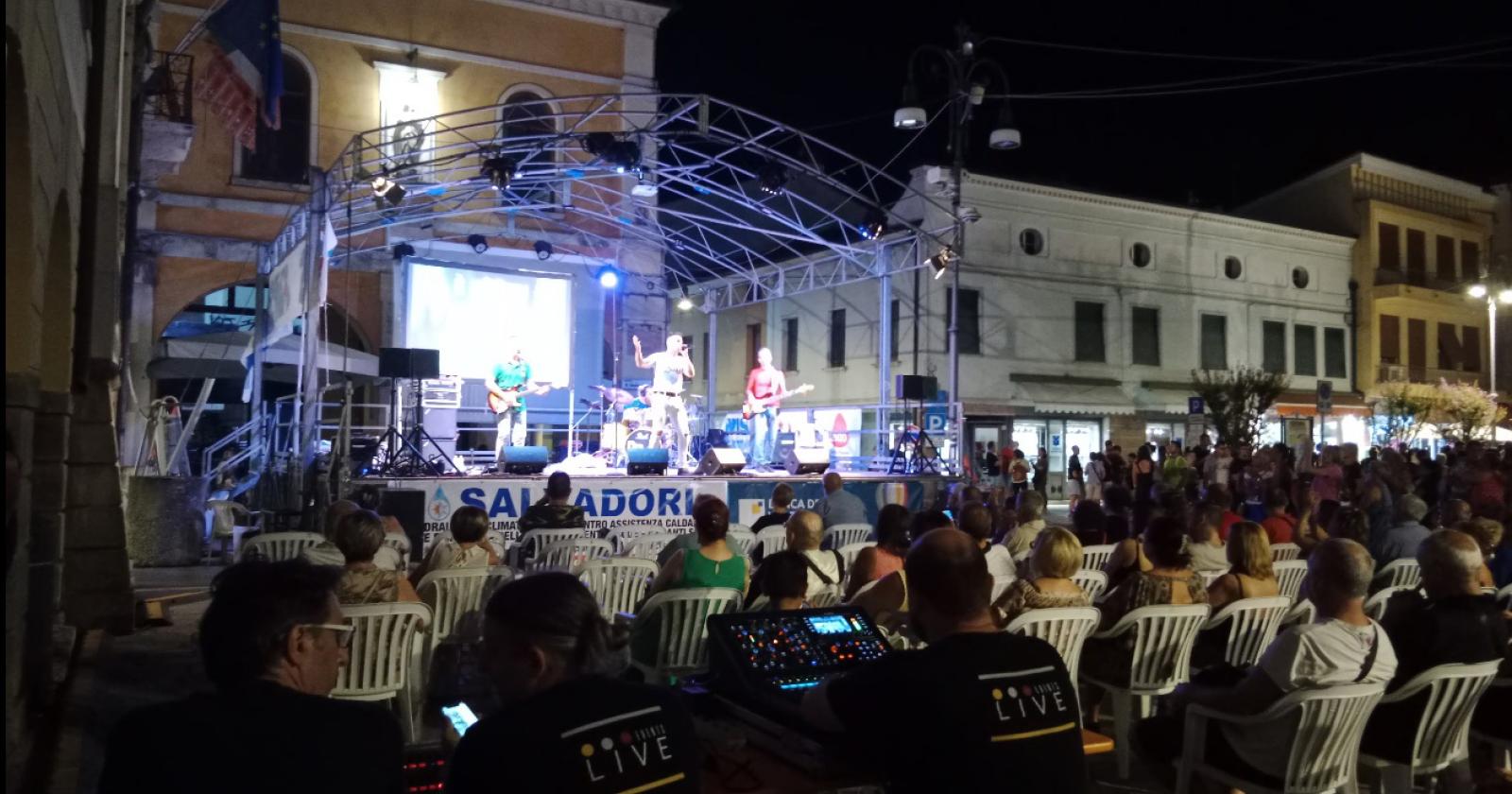 Il Ferragosto infiamma il paese