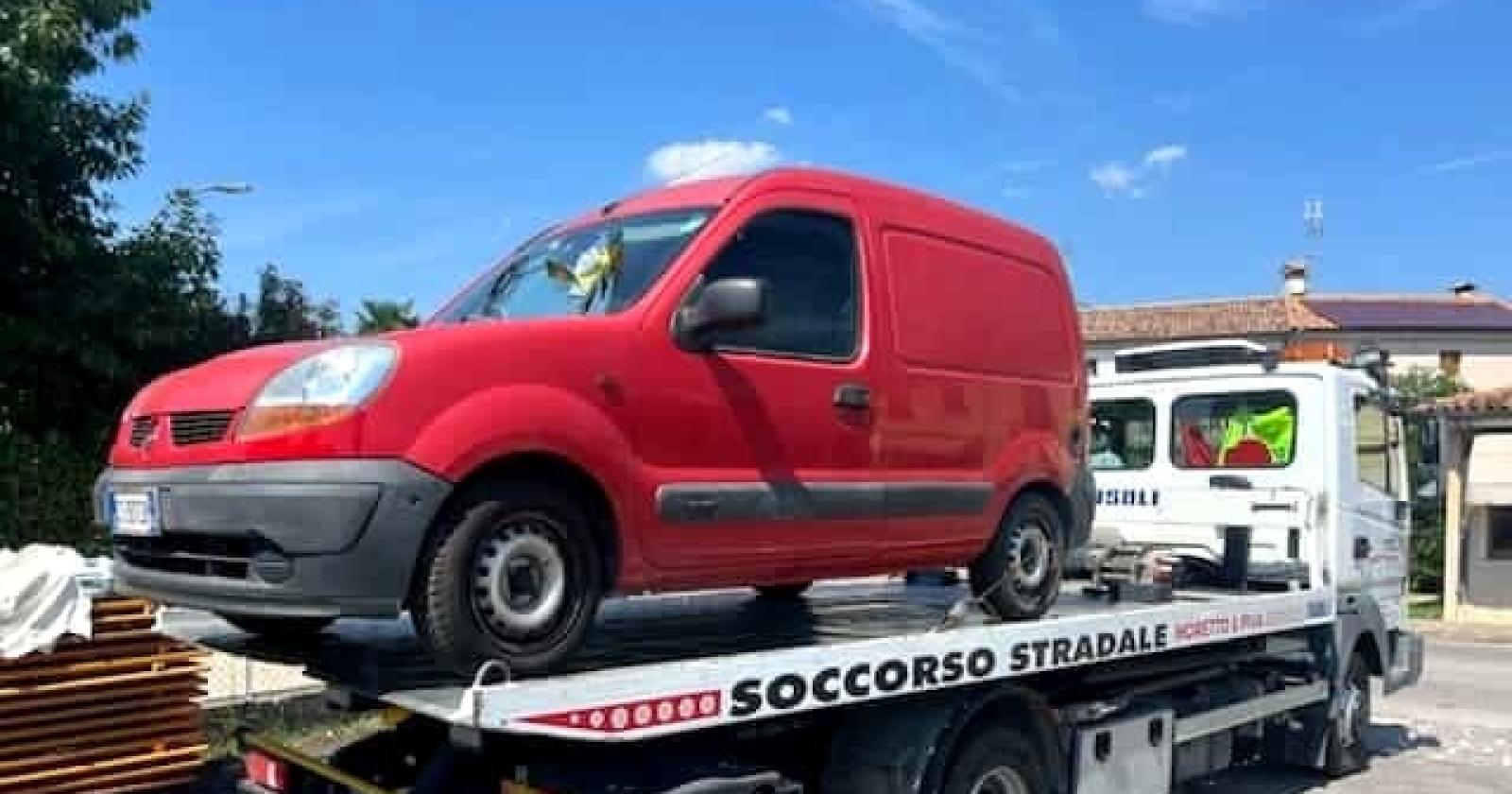Tragedia a Bigolino: Mimmo Tres trovato morto nel furgone, fatale un malore