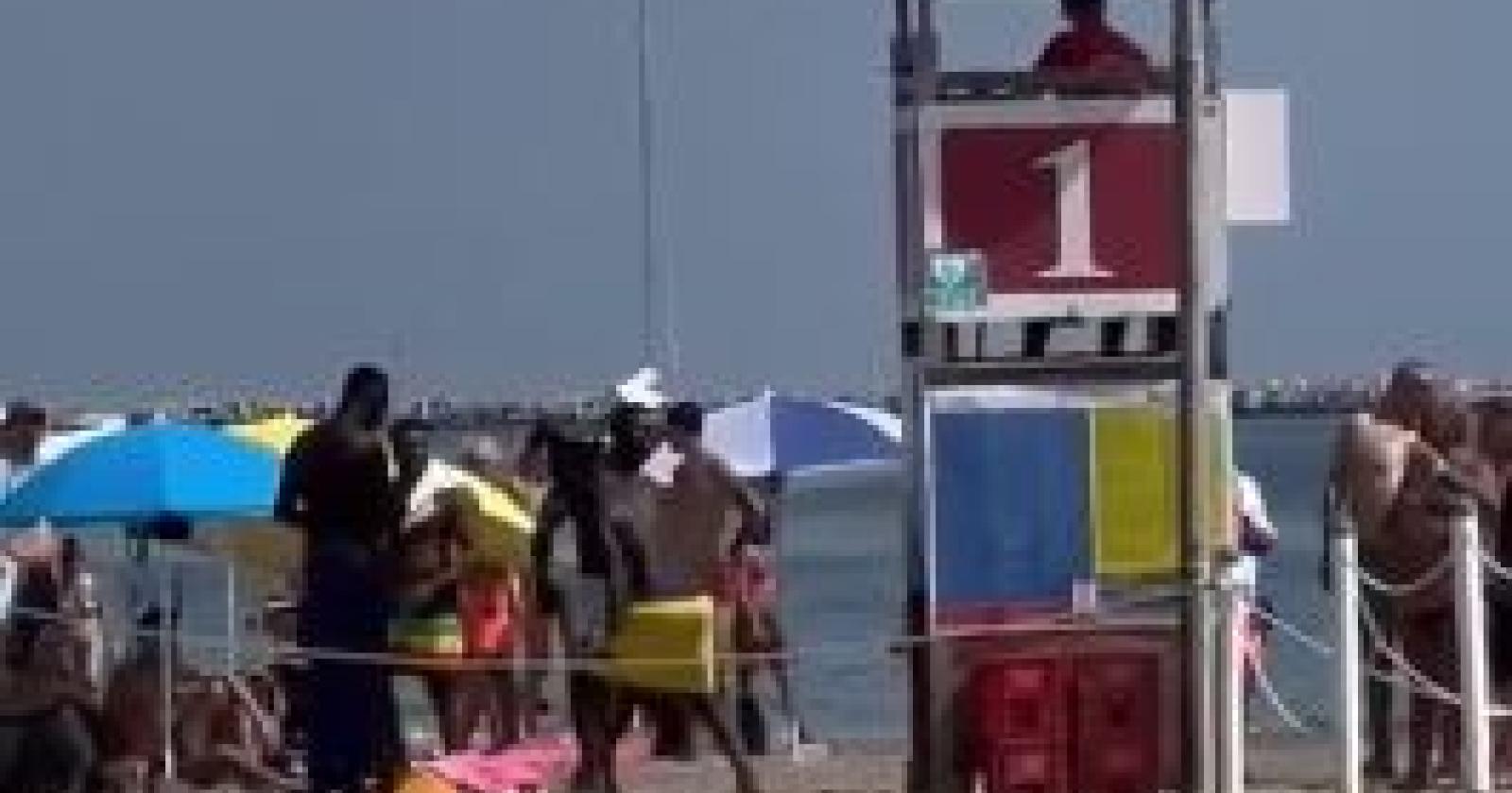 Follia in spiaggia, aggrediti i bagnini
