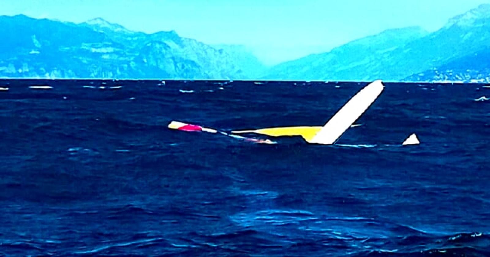 Dramma sul Lago di Garda: Catamarano si Capovolge, Due Naufraghi Salvati dalla Guardia Costiera