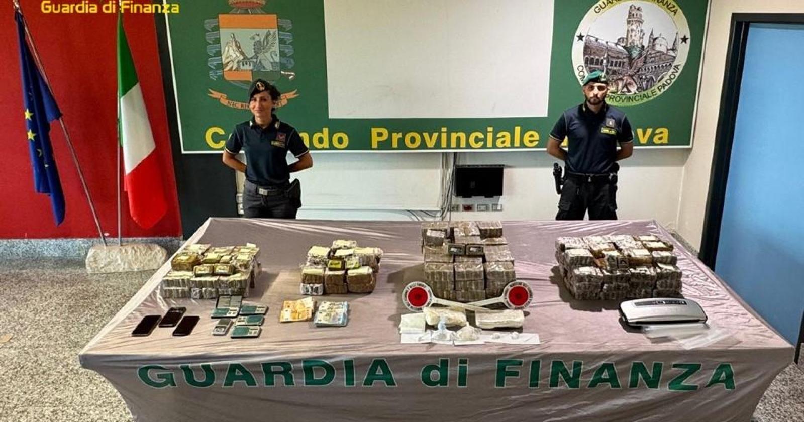 Un'Intuizione che Svela un Maxi Deposito di Droga a Padova: La Guardia di Finanza in Azione
