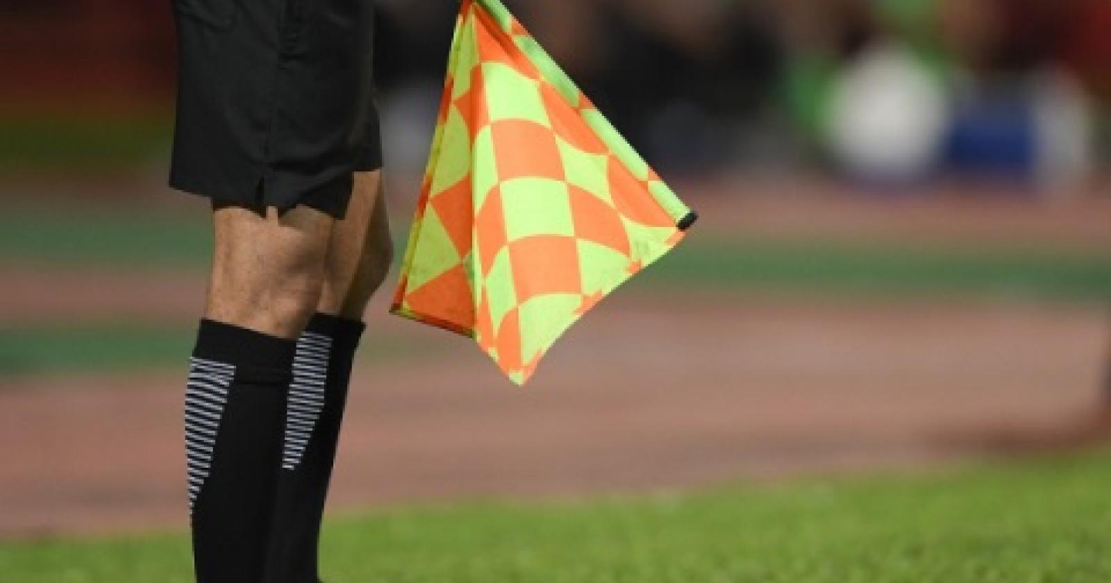 Insulti razzisti al guardialinee, match sospeso