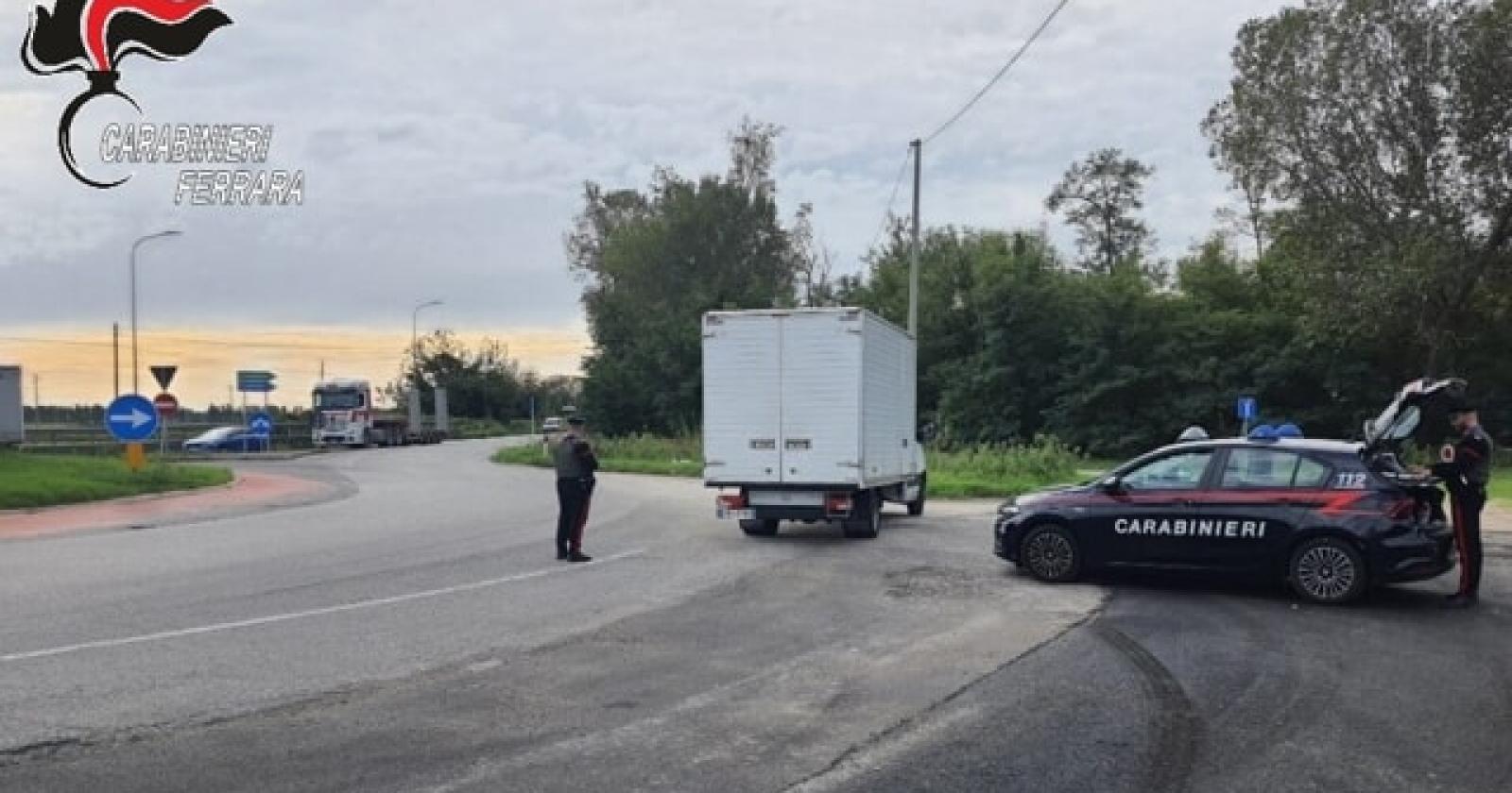 Offre 100 euro ai carabinieri: arrestato