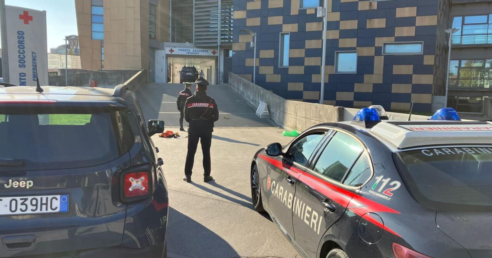 Armato semina il panico all'ospedale