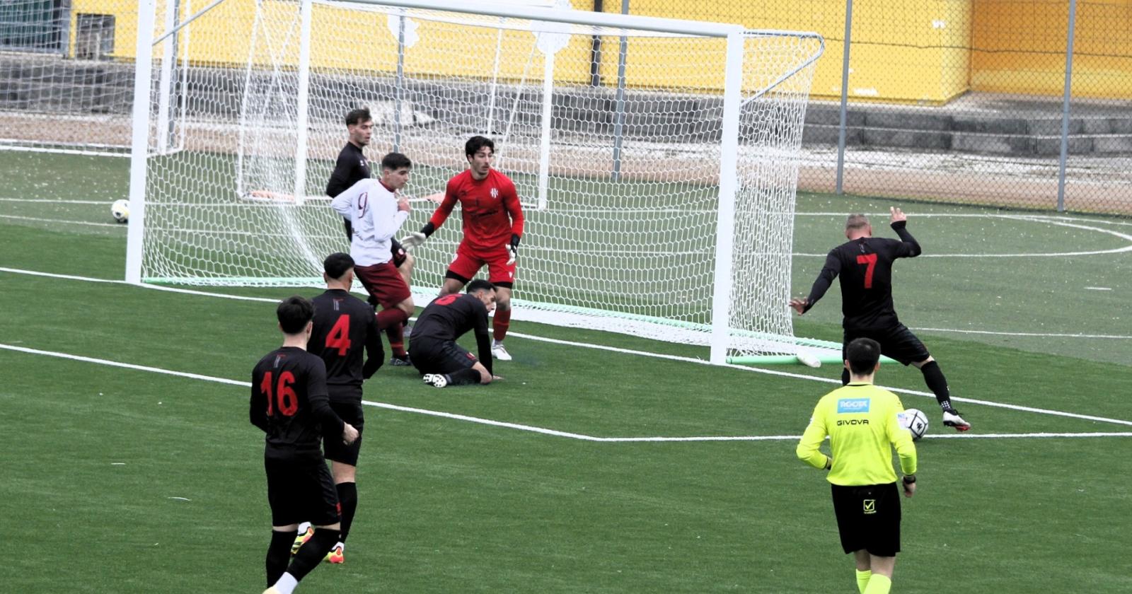 Psm cade e viene raggiunto in vetta