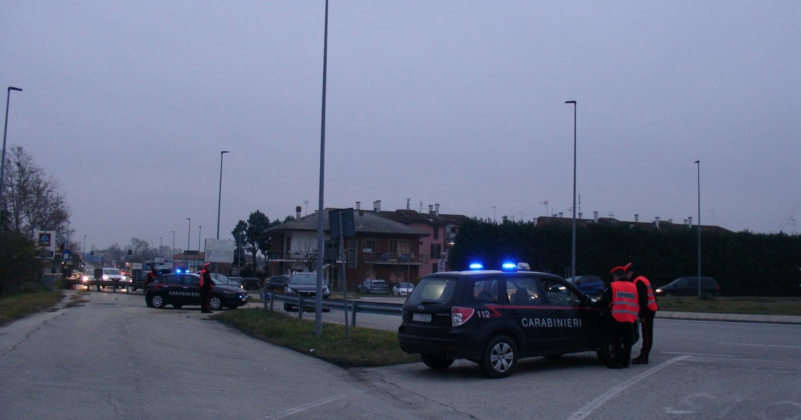 Messo ai domiciliari, comincia a spacciare da casa