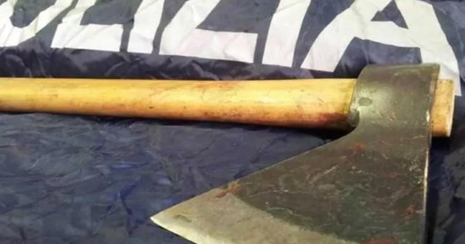 Momenti di terrore a Padova: un 32enne armato d'ascia ferito e arrestato per tentato omicidio