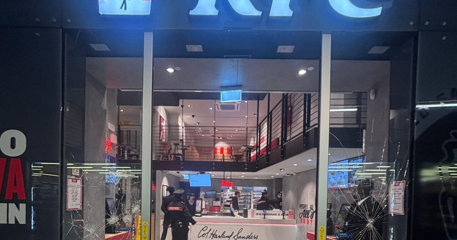 Caos e paura al KFC di Padova: una serata di ordinaria follia nel cuore della città