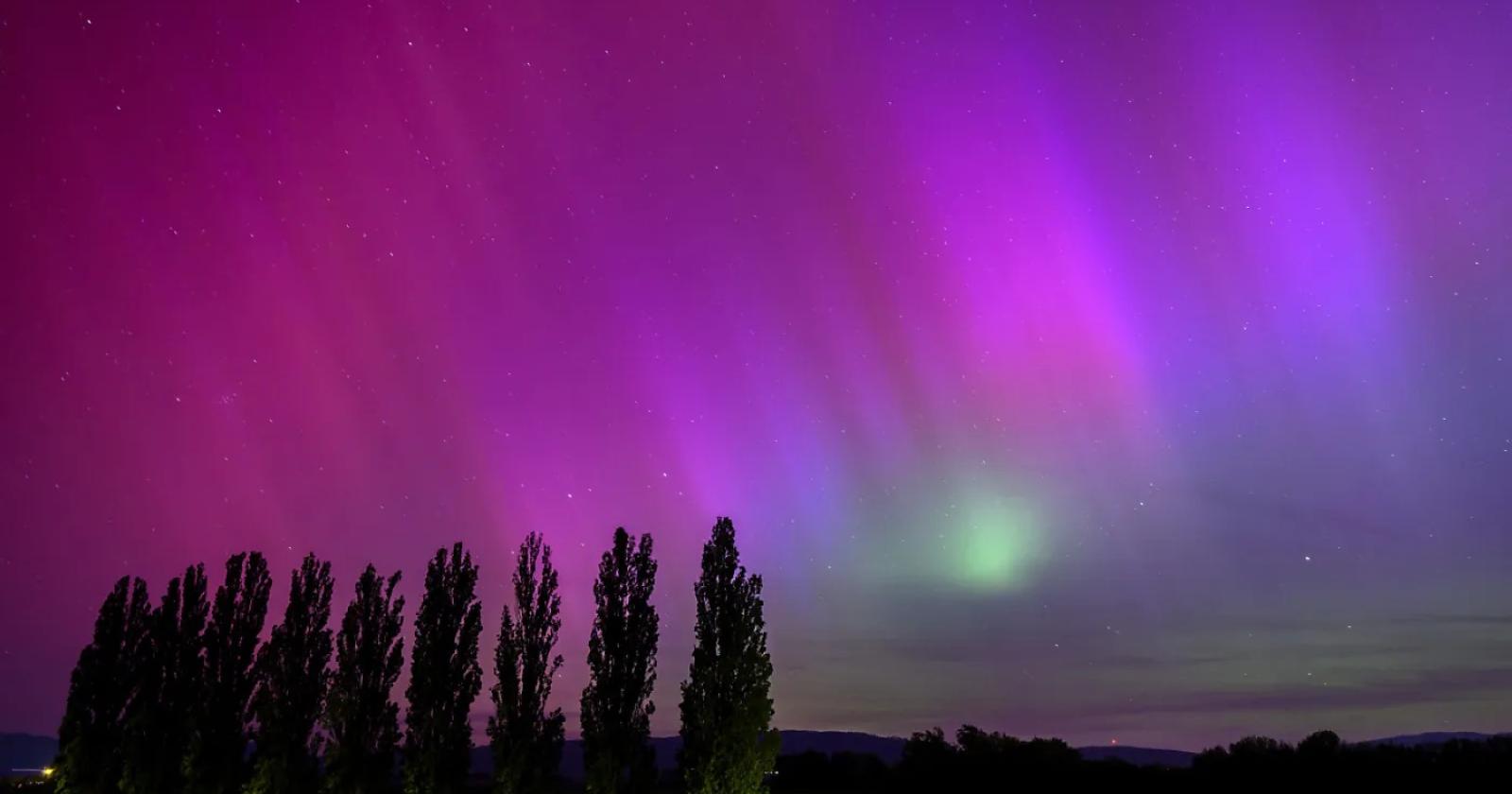 Una Macchia Solare Minaccia la Terra: AR 3964 e il Rischio di Tempeste Geomagnetiche
