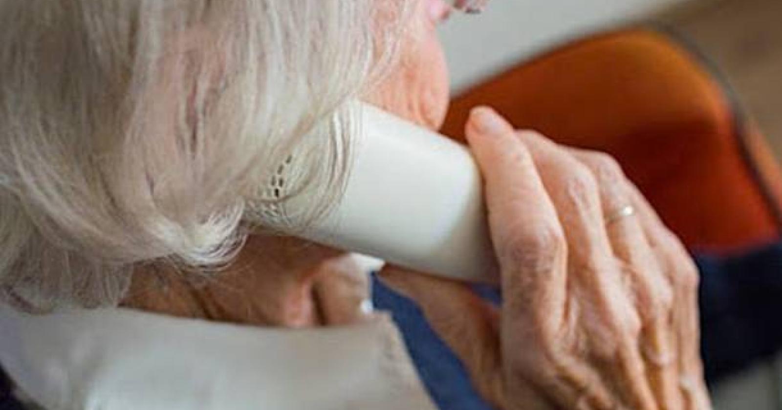 La truffa della voce clonata: un inganno sofisticato che colpisce gli anziani