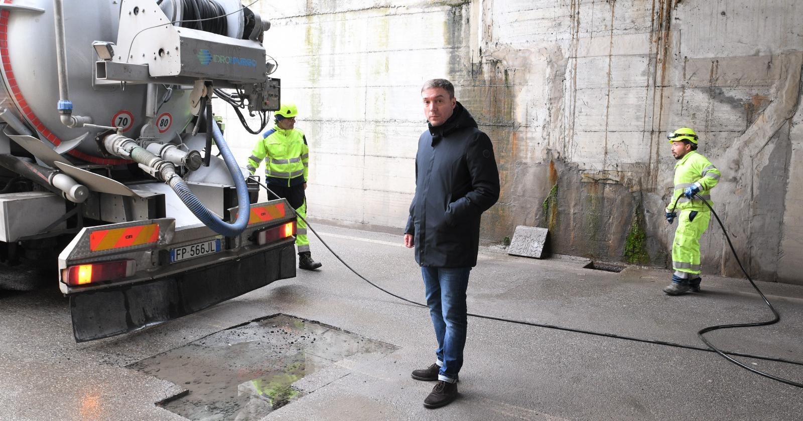 "Cercheremo di riaprire il prima possibile"