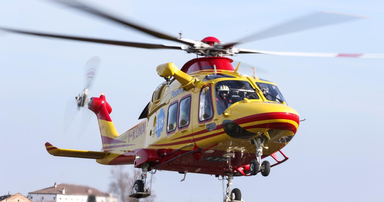 Spray in classe: 15 feriti, arriva anche l'elisoccorso