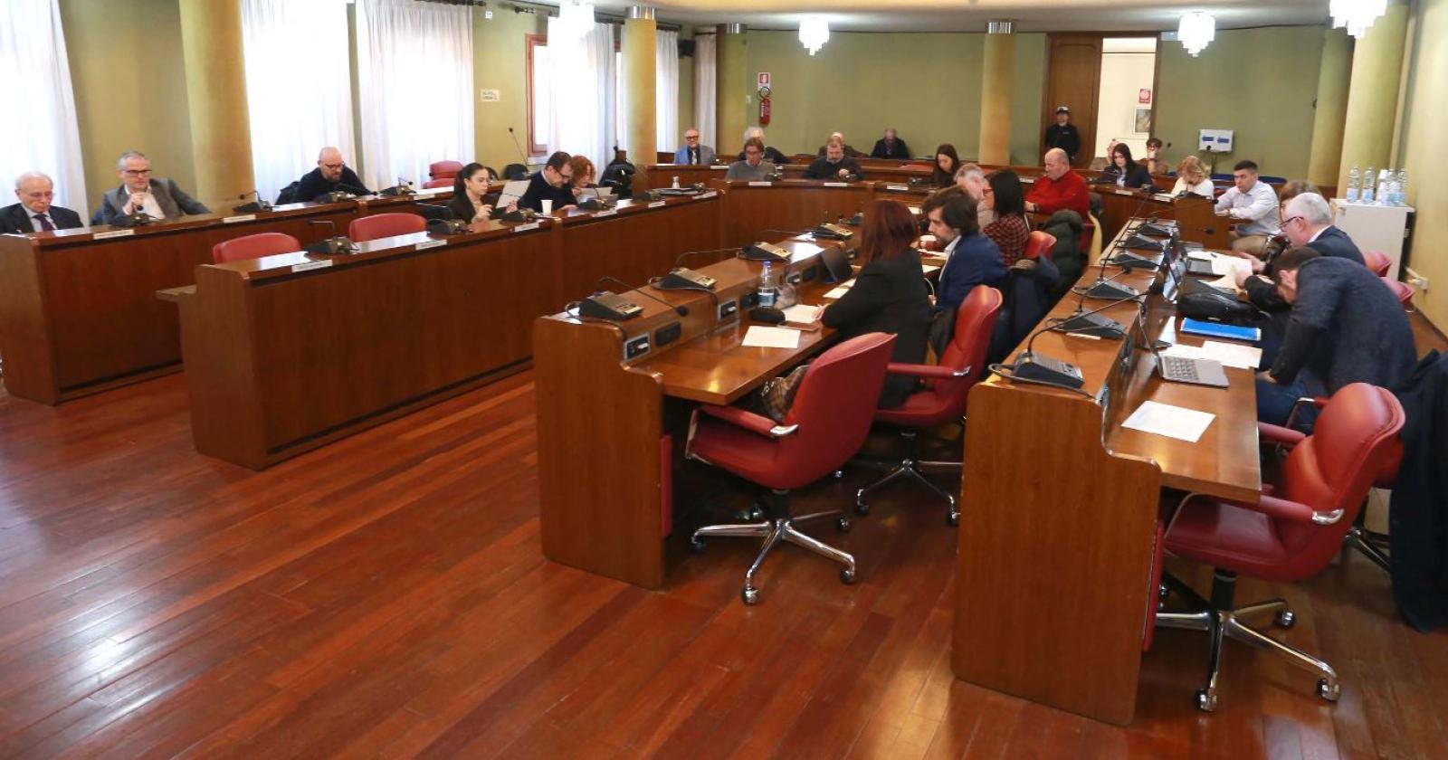 Mozione sull'antifascismo? Per i giovani Fdi “alimenta l’estremismo”