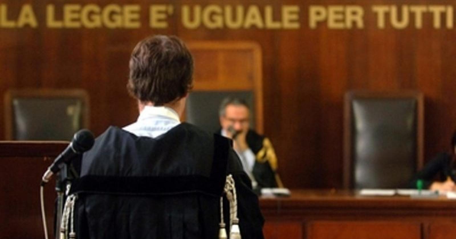 Un bacio e 41 anni di differenza