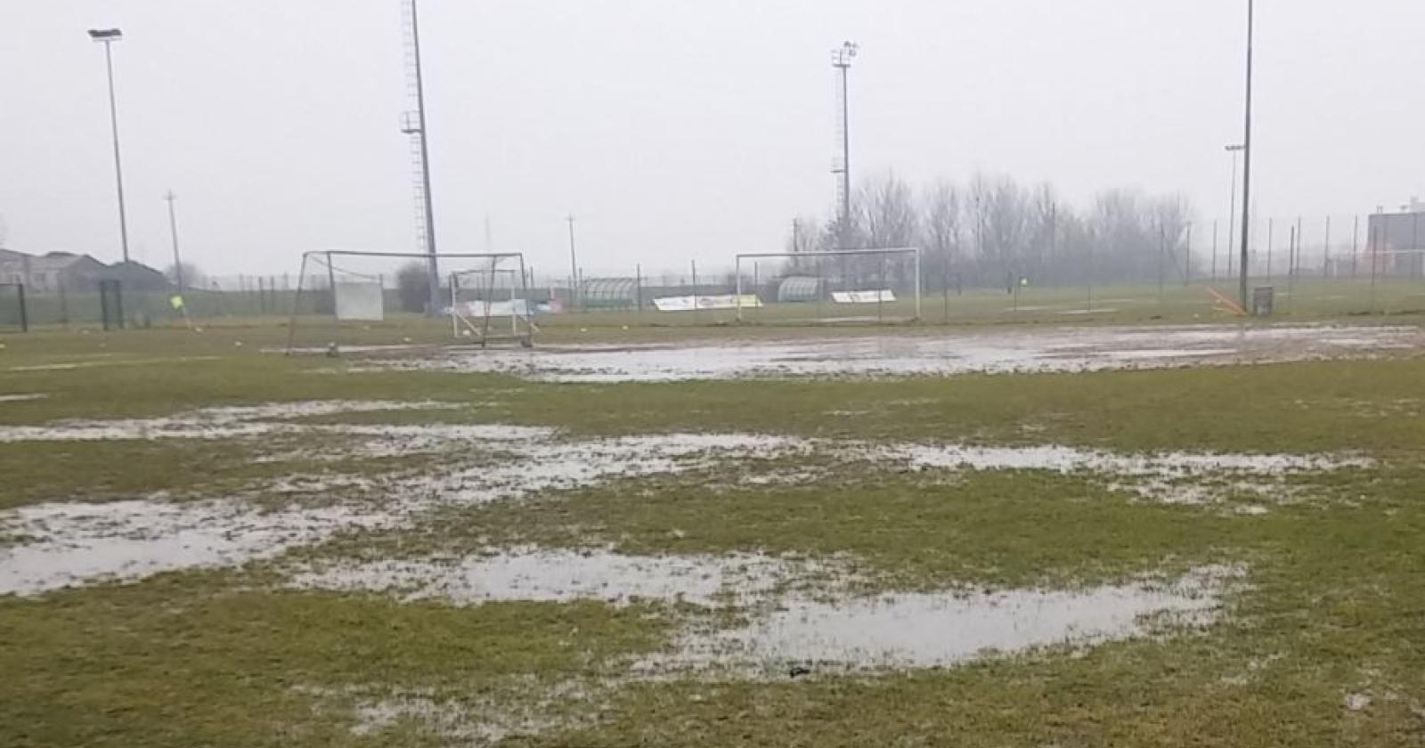 Il maltempo non ferma il calcio: domani si gioca