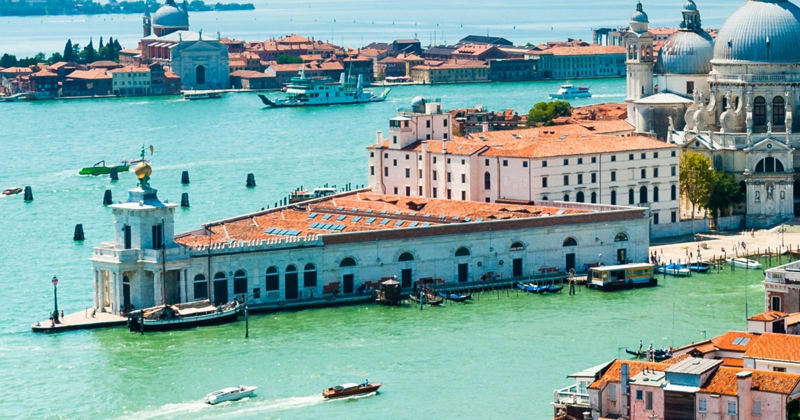 Arriva a Venezia la tassa per le mini-navi di lusso