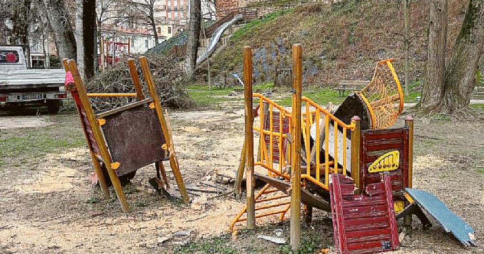 Giardini, si controllano gli alberi