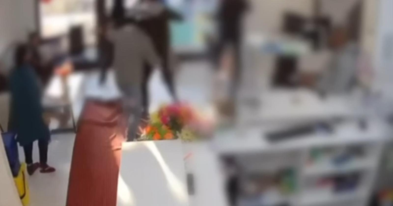 Aggressione in un negozio di Treviso: la violenza dei giovanissimi "maranza" catturata dalle telecamere