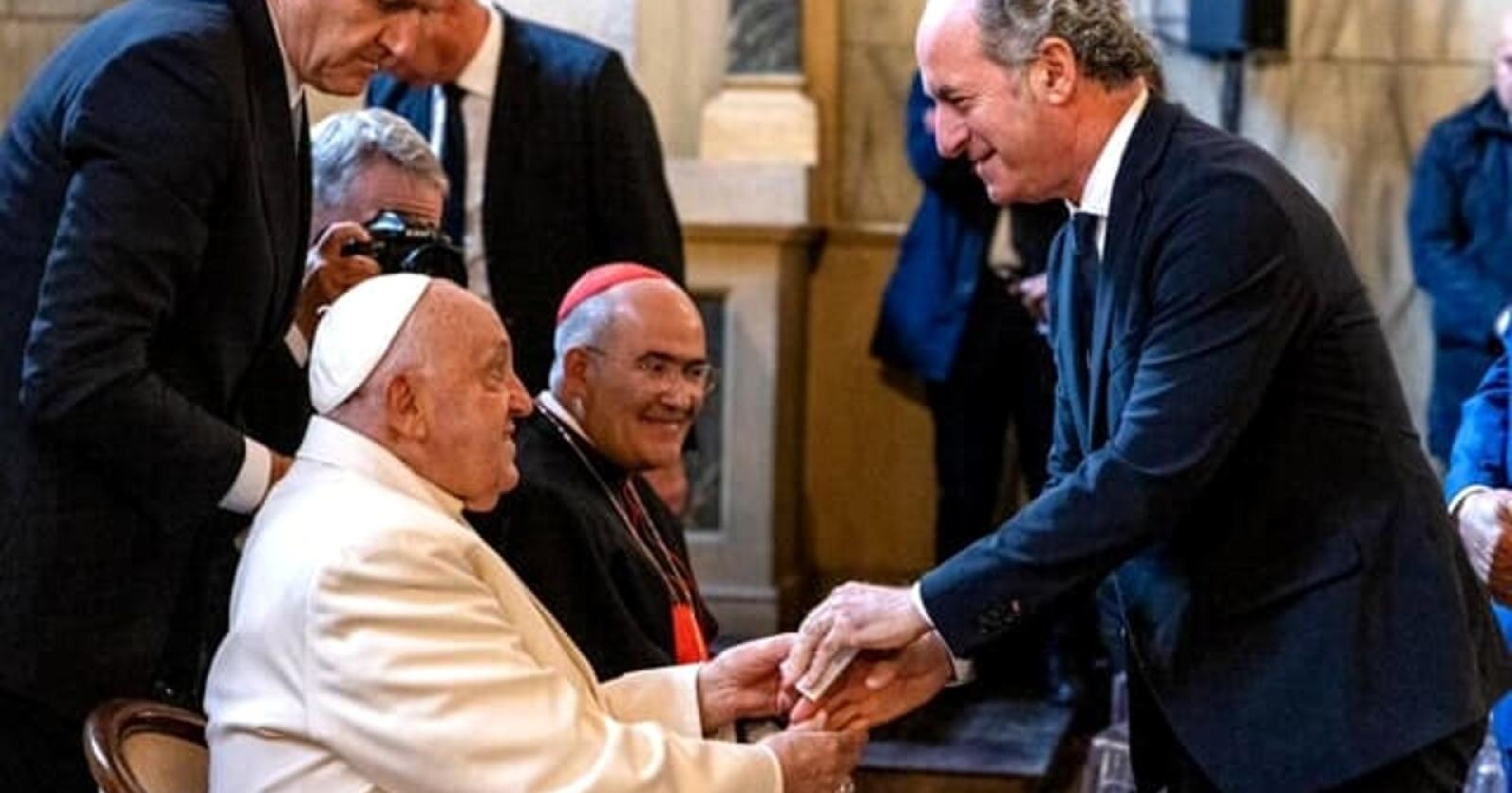 Zaia saluta papa Francesco: "Lascia un'eredità a noi amministratori"