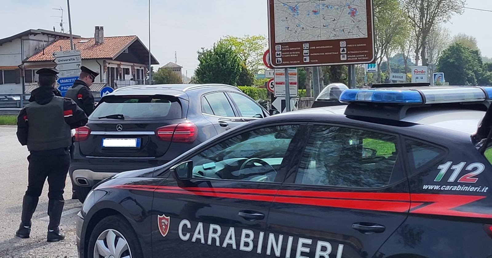 Furti sulle auto, beccati in tre