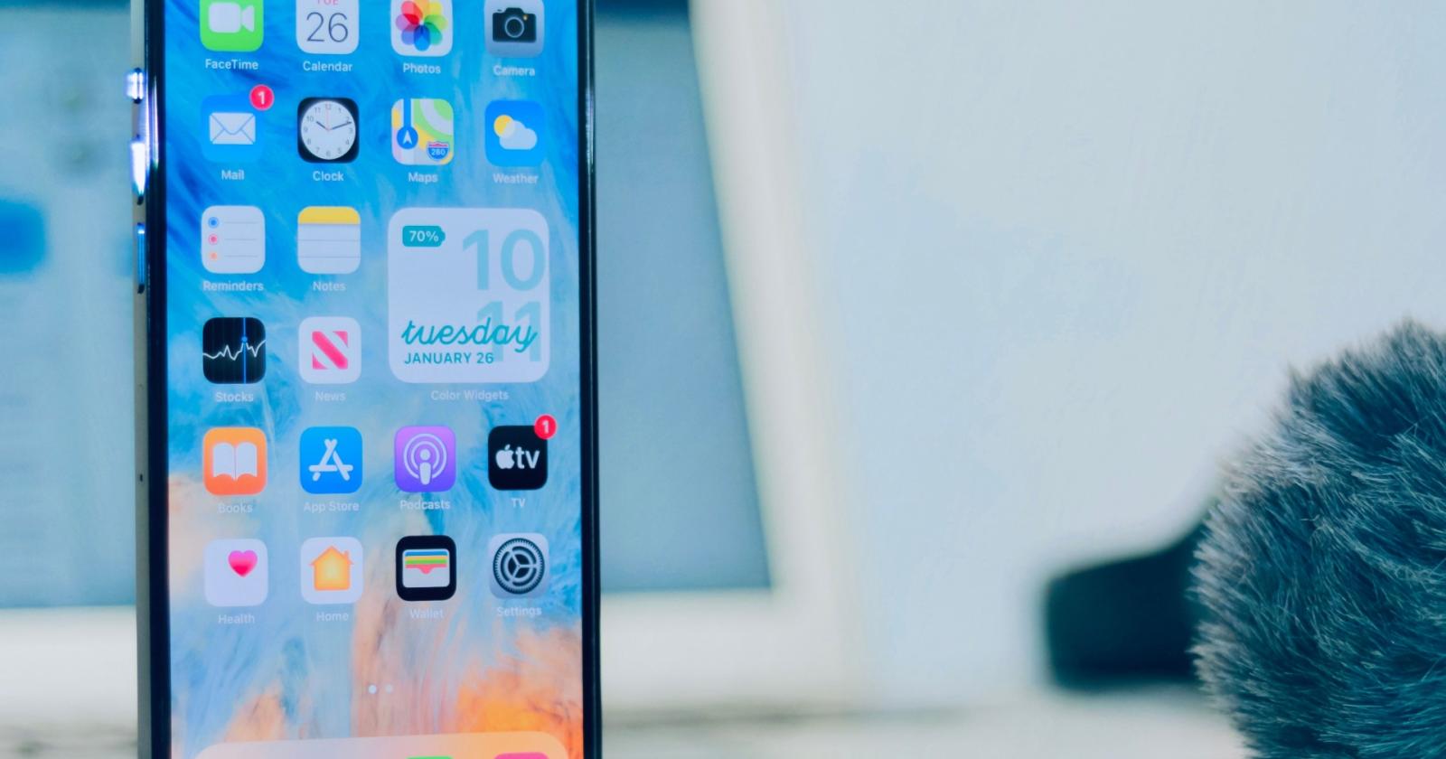 Apple e Synchron  stanno lavorando a  un progetto futuristico per il controllo mentale dell'iPhone 