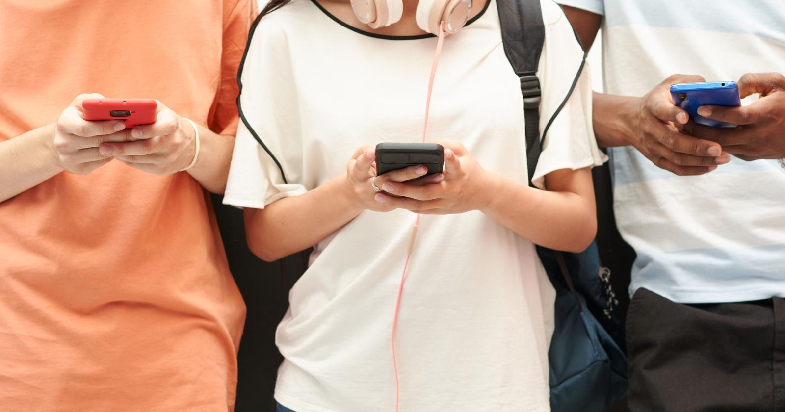 Navigare nel futuro: l'uso del web tra i giovani secondo l'Università Cattolica