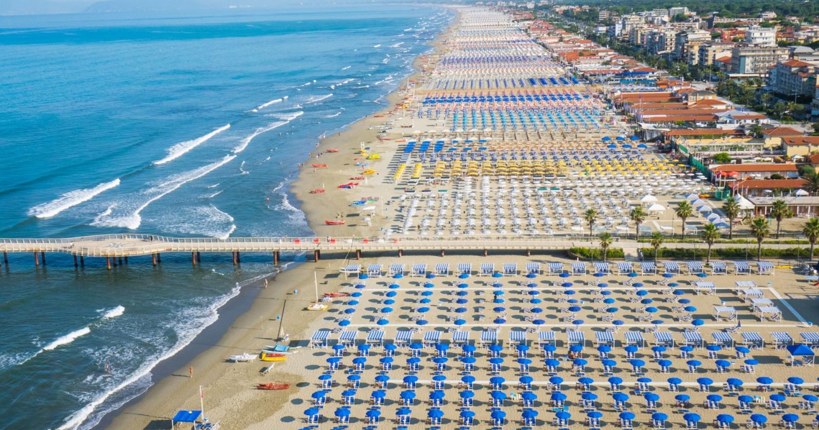 Il lusso sotto l'ombrellone: la Versilia e i rincari estivi del 2025