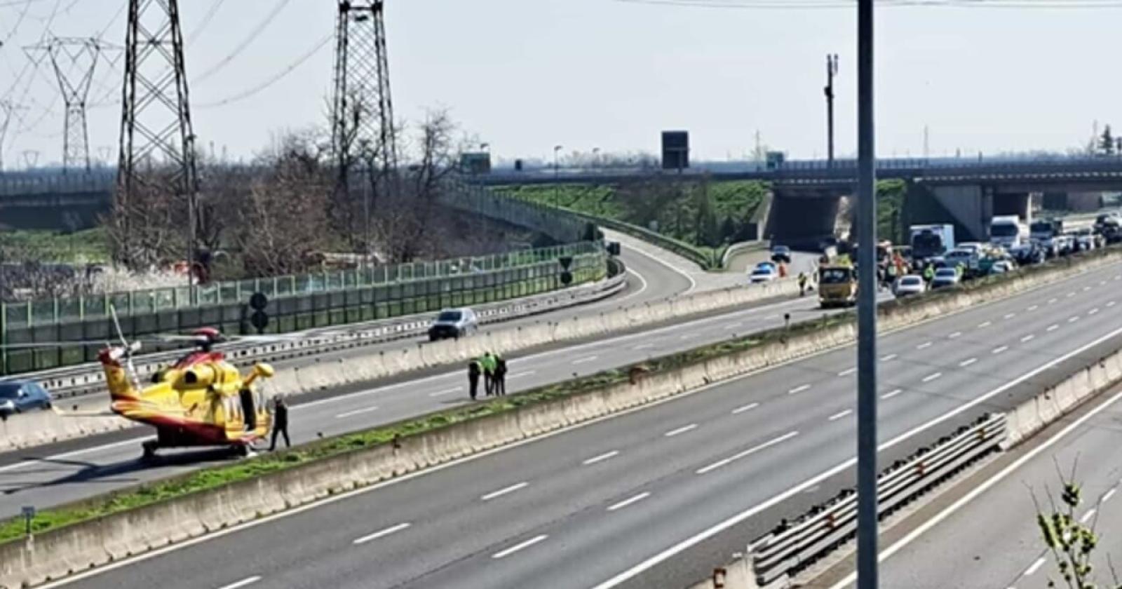 Tragedia sull'A22: auto contromano provoca un morto e cinque feriti
