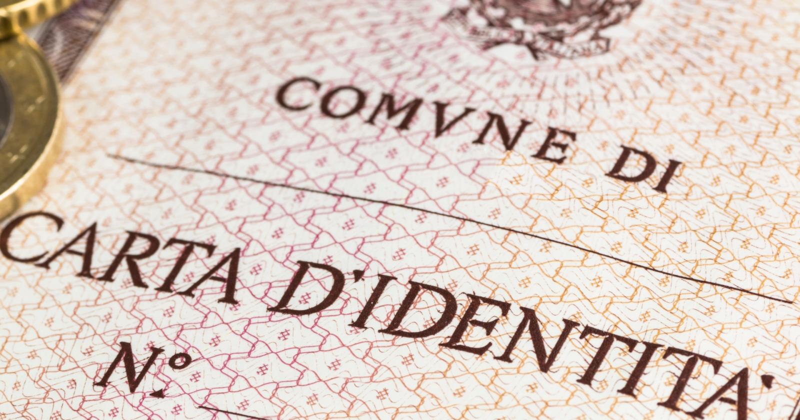Addio alla carta d'identità cartacea: l'Europa impone il cambiamento