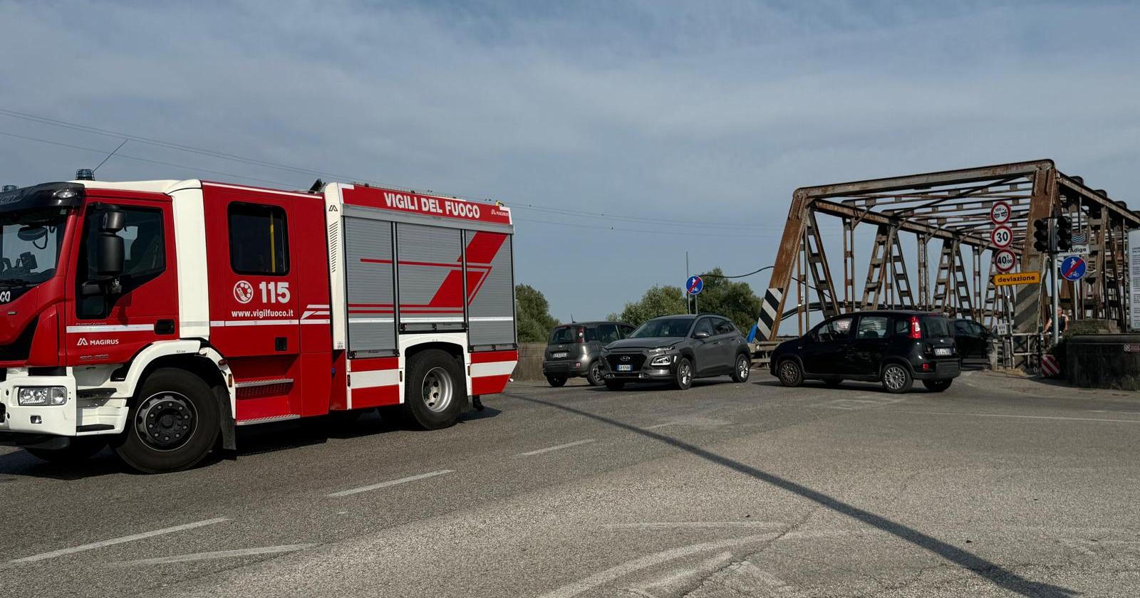 Scontro prima del ponte di Boara: code chilometriche