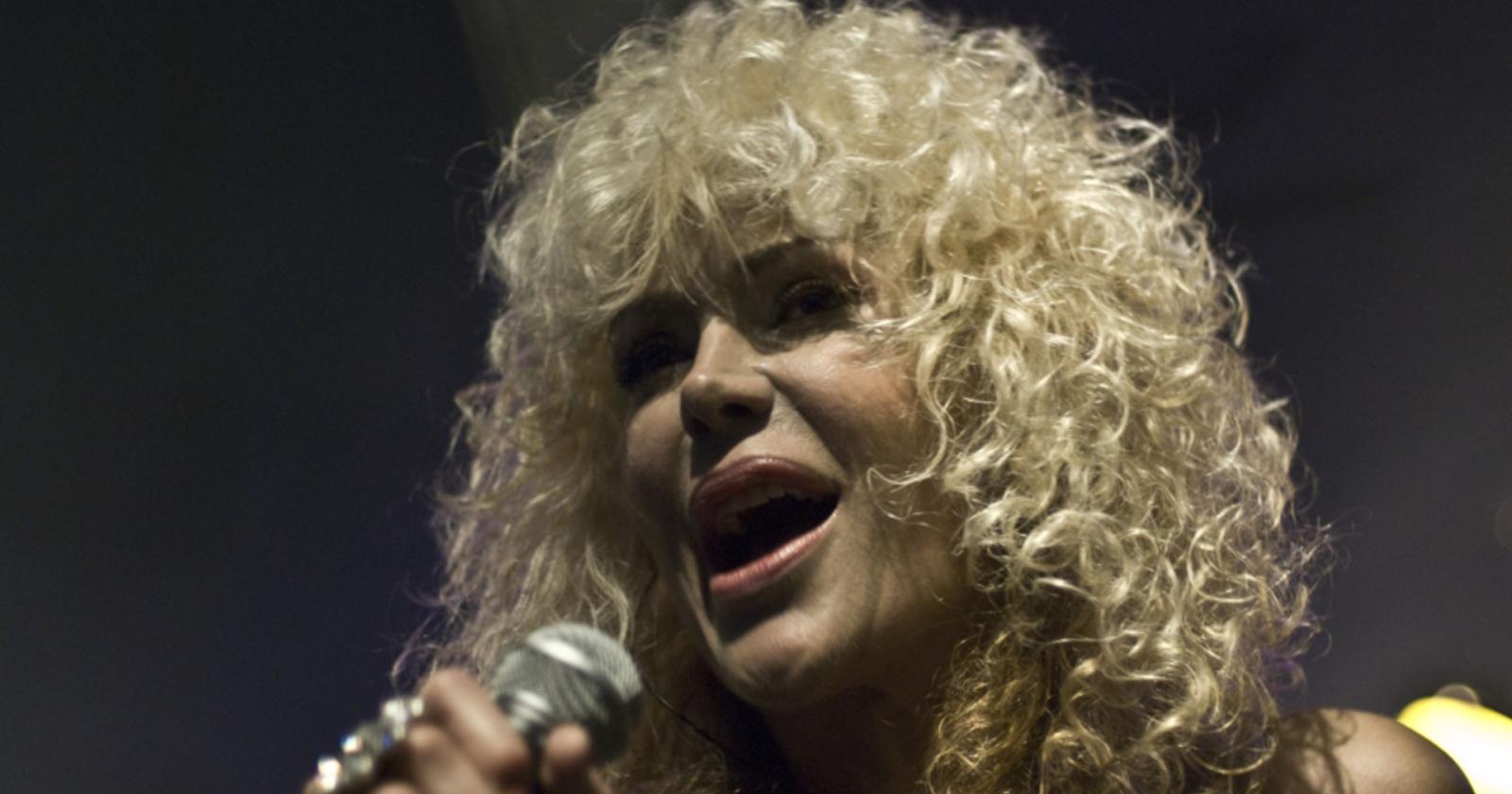 Donatella Rettore: un'icona ribelle tra musica e provocazione