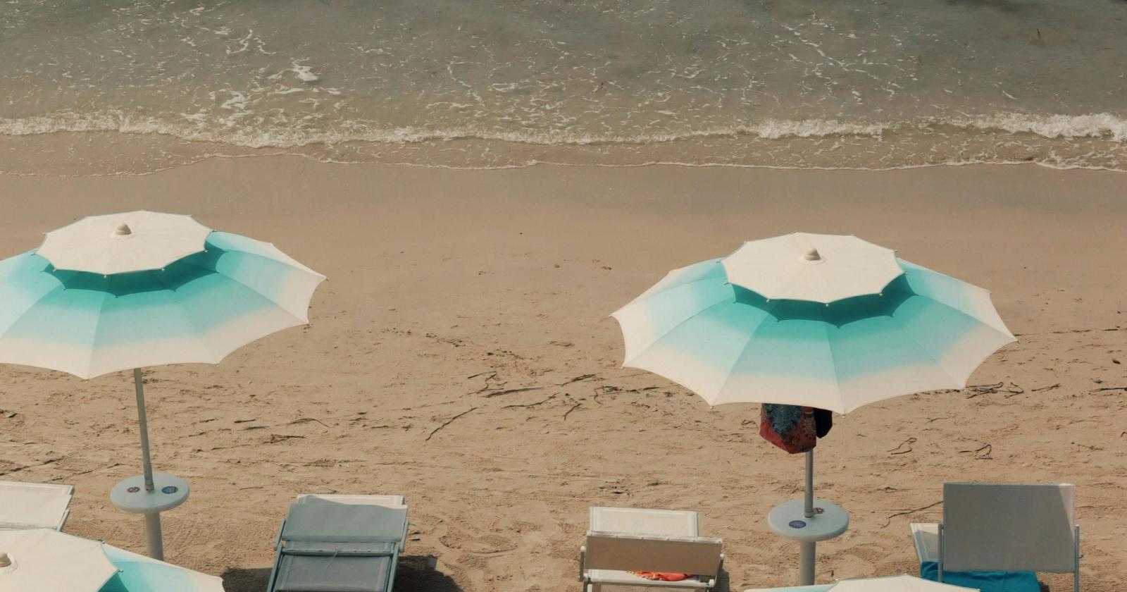 Tragedia sulla spiaggia: 17enne muore sepolto dalla sabbia a Montalto di Castro