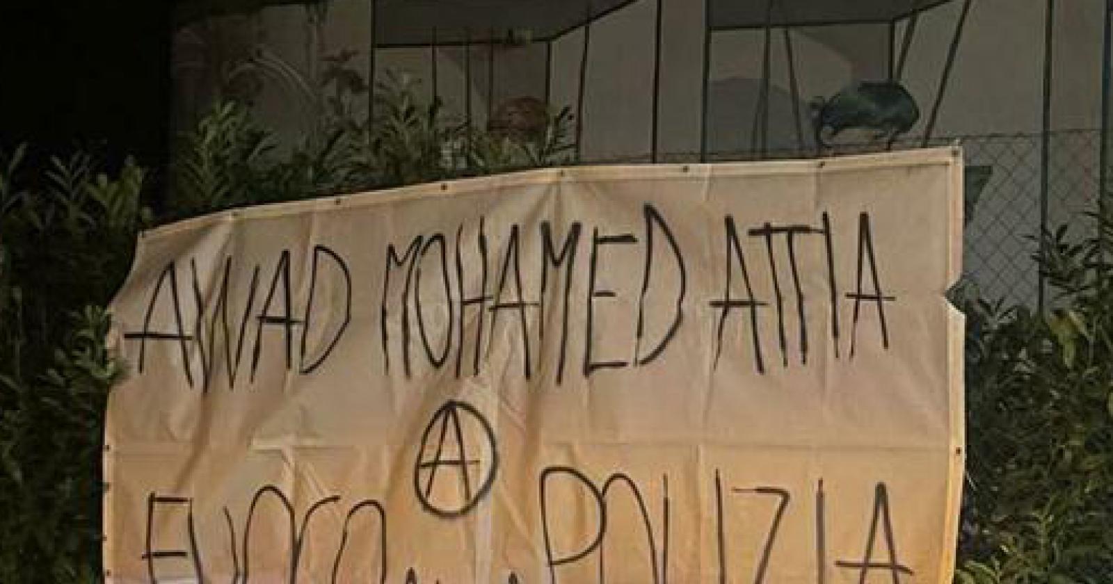 Minacce e tensioni a Padova: striscione anarchico contro la polizia