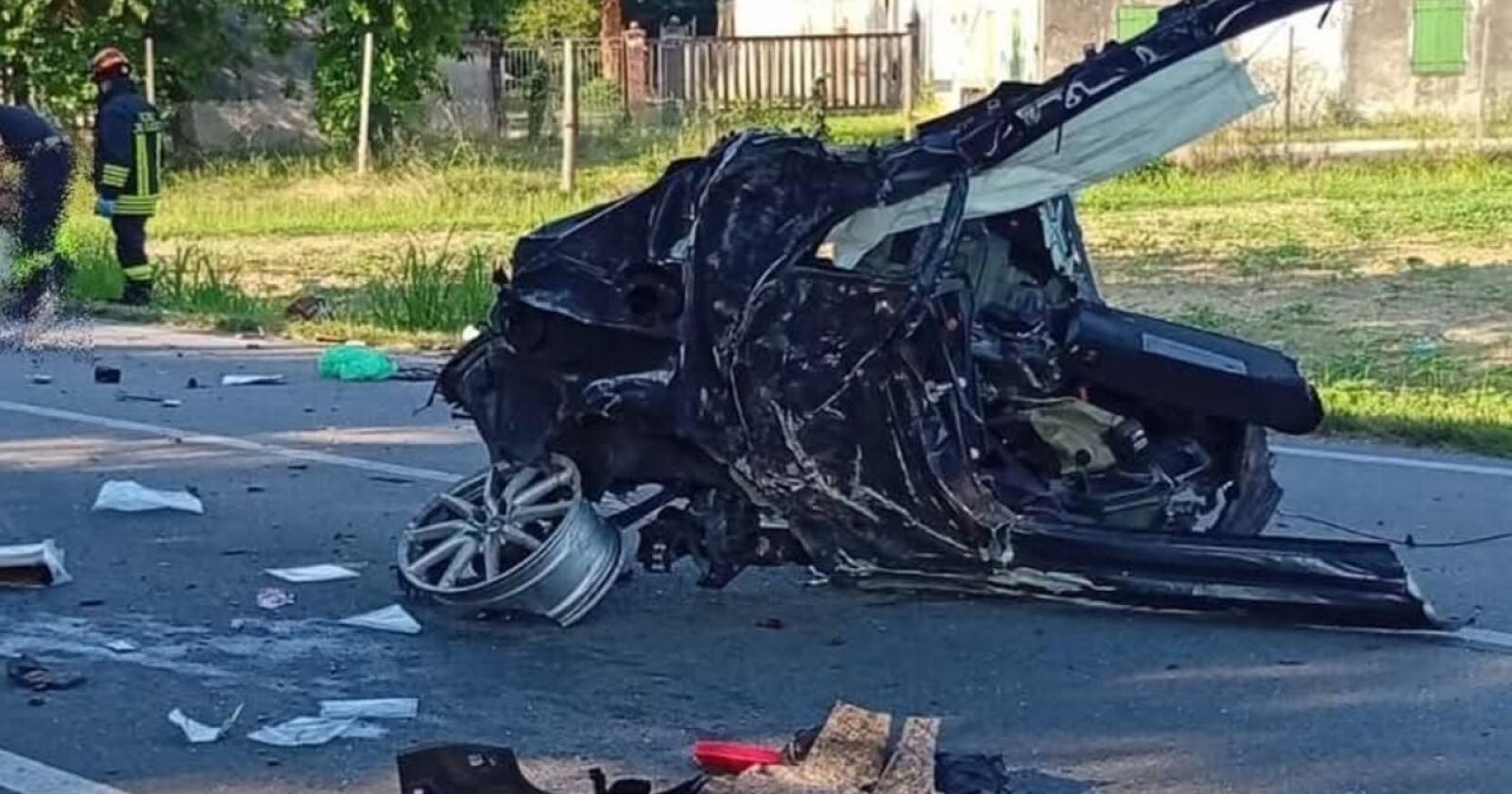 Scappa dai carabinieri, 23enne si schianta e muore