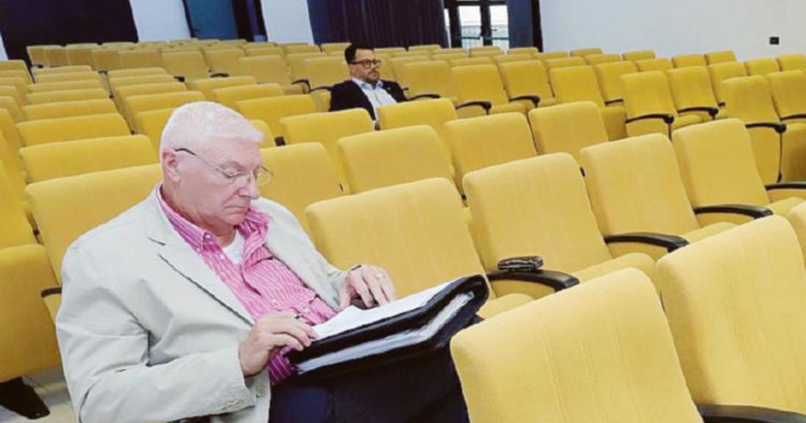 Tirata d’orecchie ai sindaci assenti