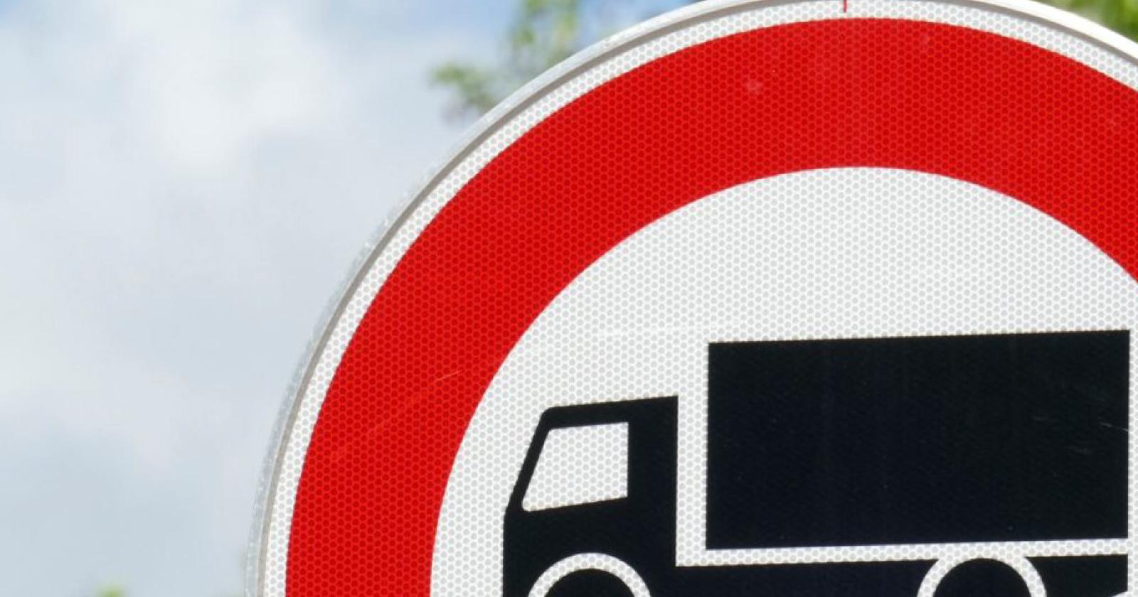 Mezzi pesanti, centro off limits