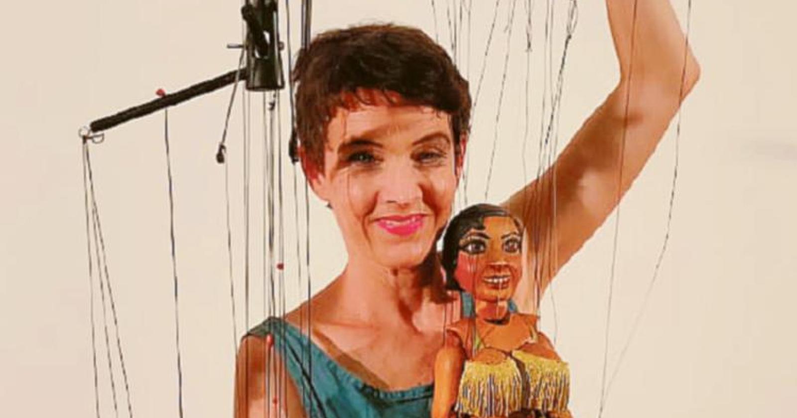 Marionette, magia e cabaret