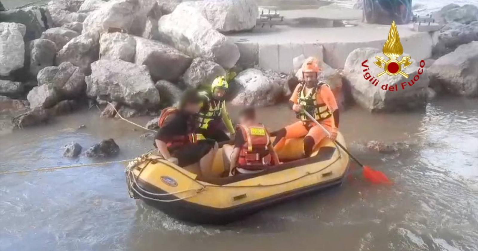 Due ragazzi salvati dall'Adige: il coraggio dei vigili del fuoco a Verona