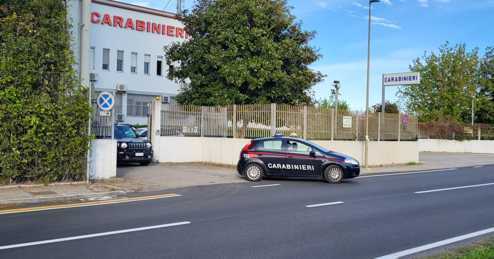Senza casa e ubriachi, contro i carabinieri