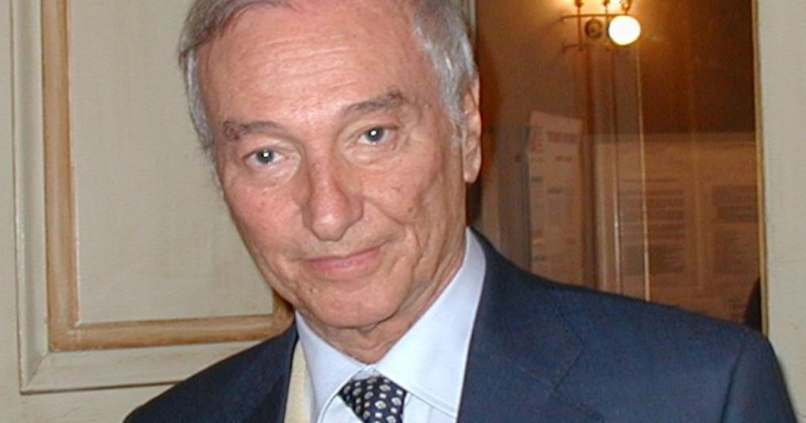 93 anni. Musica, laurea mancata, malattia segreta, amore e eredità