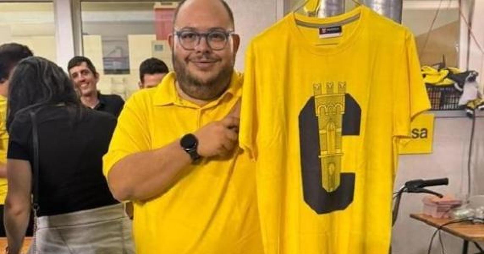 Borgia sfida il bodyshaming a Ferragosto: “Me ne frego, tolgo la maglia”