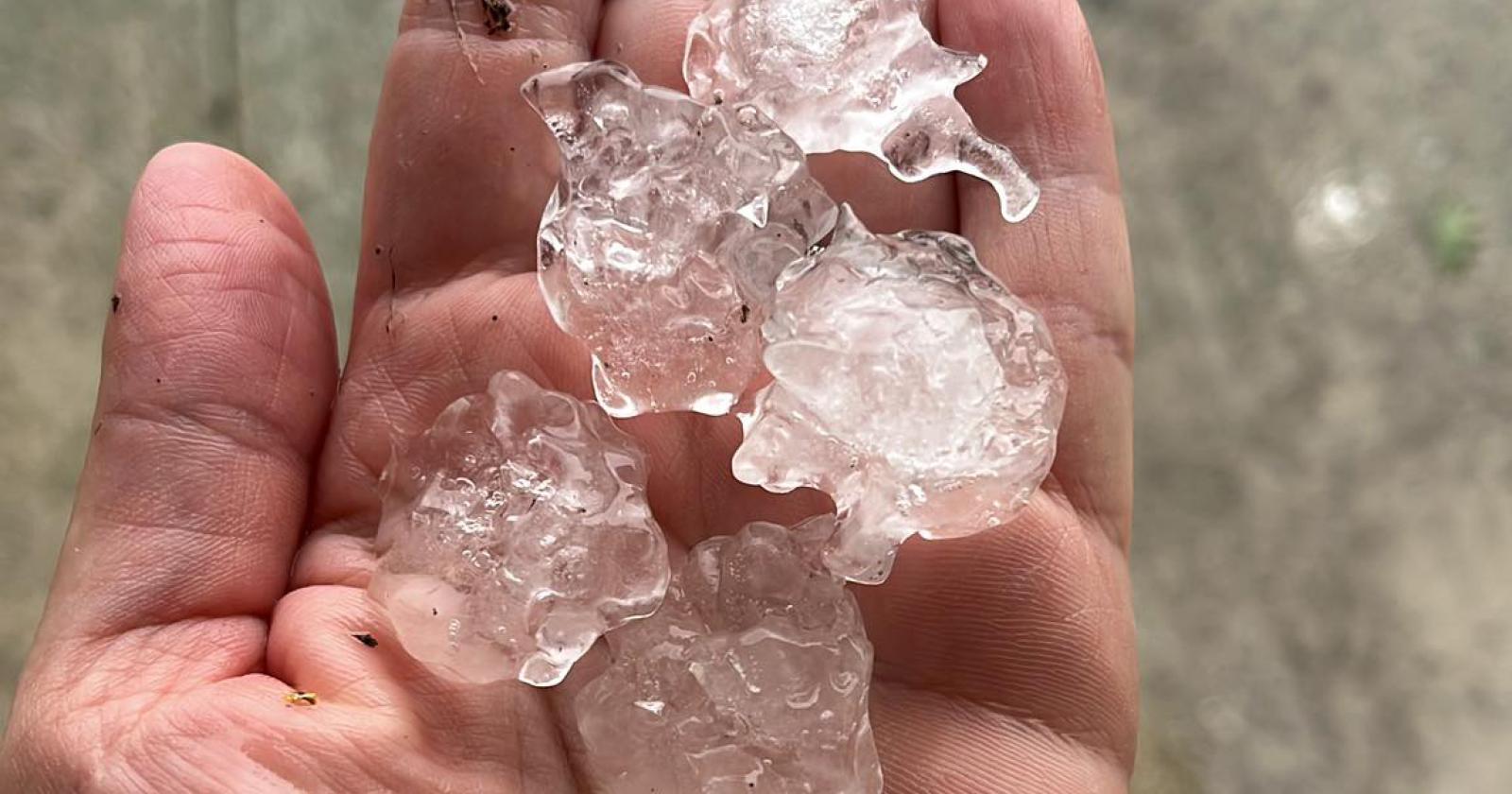 Pioggia, allagamenti e grandine