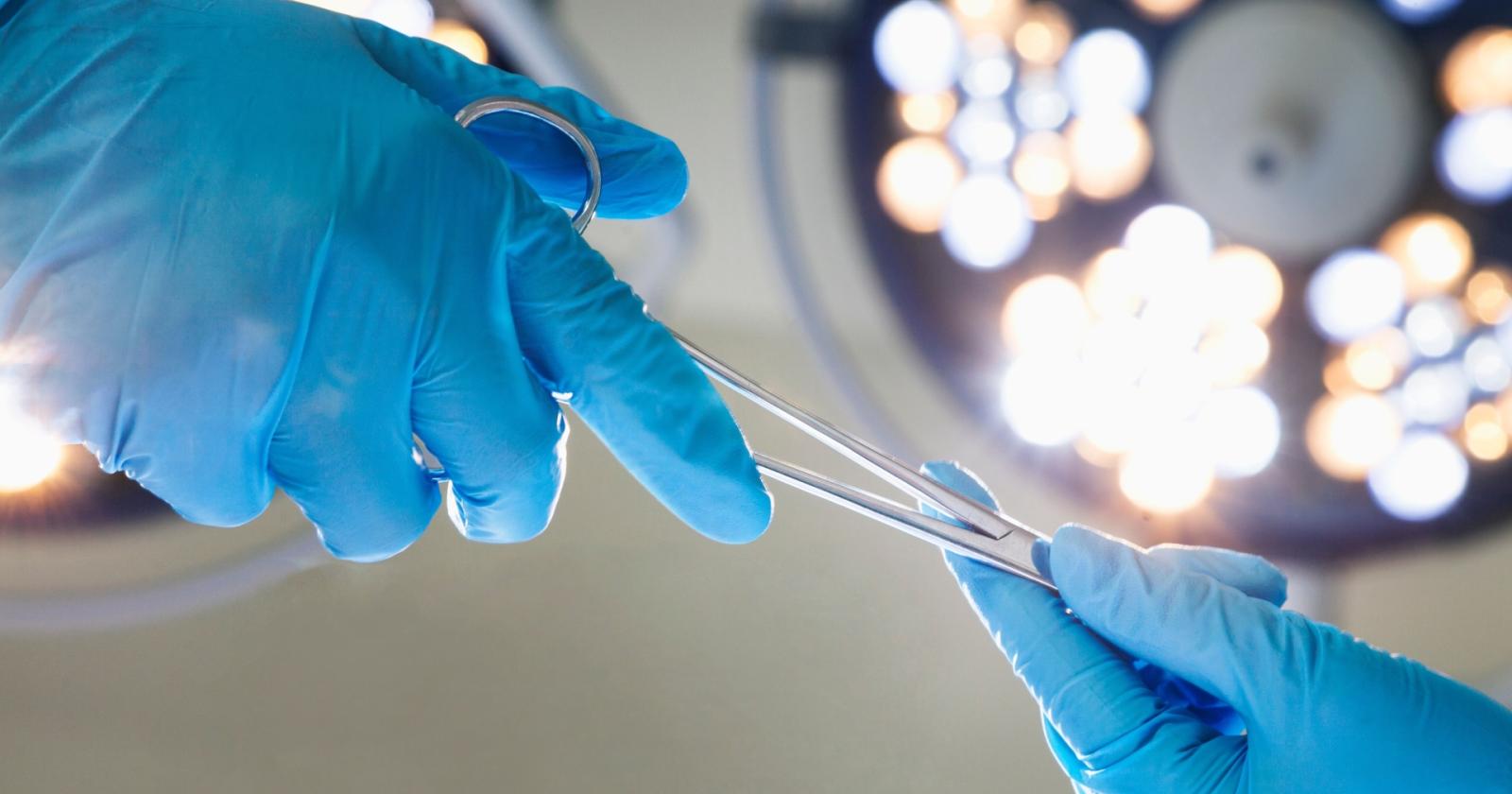 lecce, 85enne in ospedale: lampadina nel retto rimossa dai medici con un delicato intervento