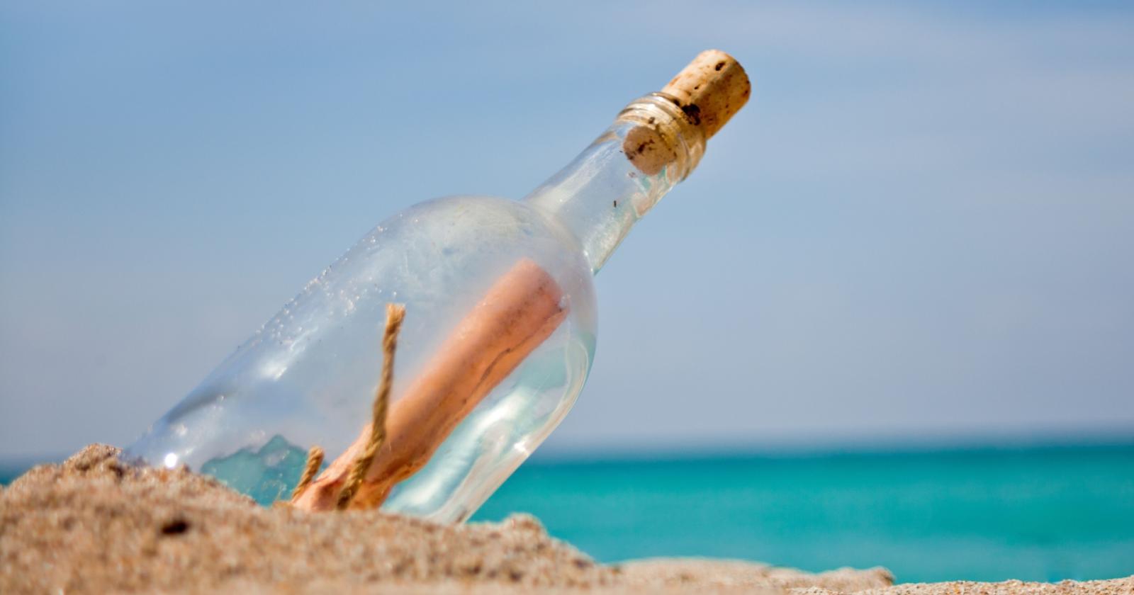 Rosolina, la bottiglia che torna a riva con l’amore di un figlio
