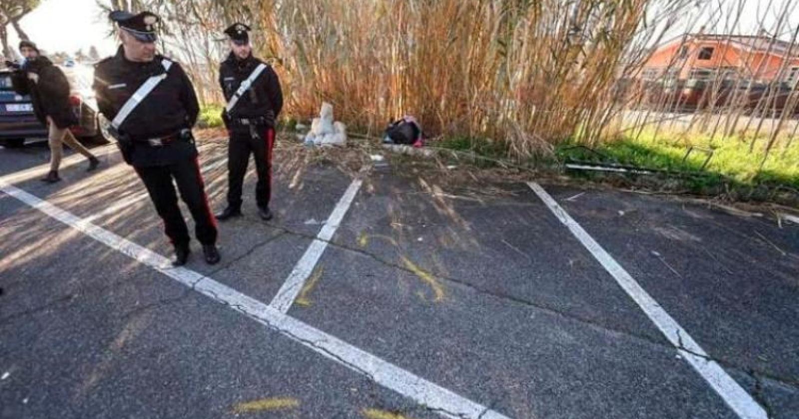 Prof accoltellato in centro, fermato un 30enne
